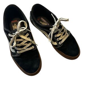 Vans Chukka Low Pro Black & Gum Suede Skate Shoes 8.5